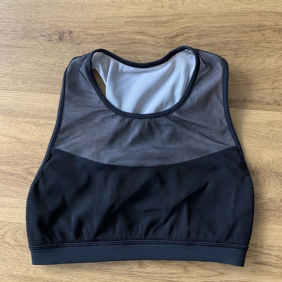 Black high collared sports bra — lulu lemon - Picture 1 of 2